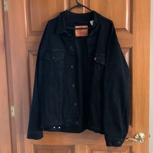 Levi’s men’s trucker Jean jacket
